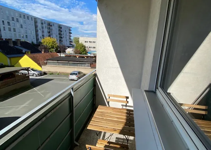 Ruhiges Mit Balkon - Wohlfuehlen In Apartamento Graz
